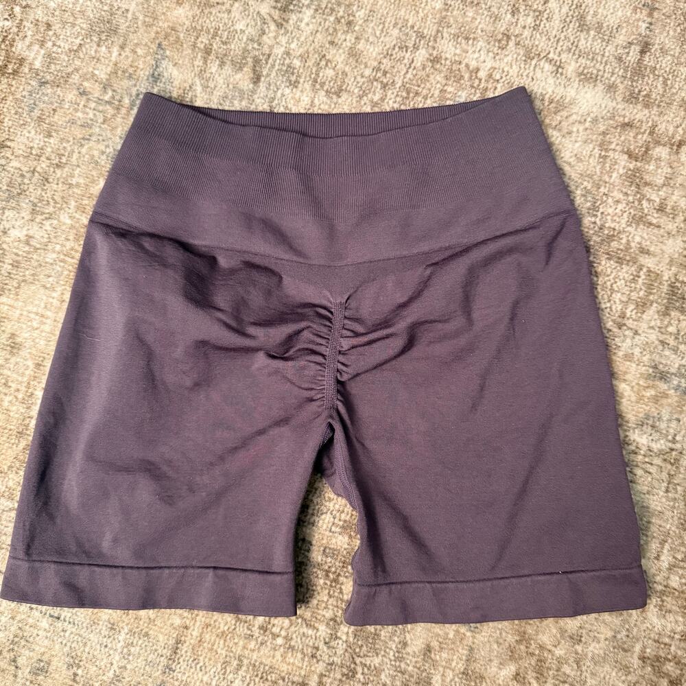 Small Women High-Waisted Scrunch Bum Biker Shorts - Dark Plum